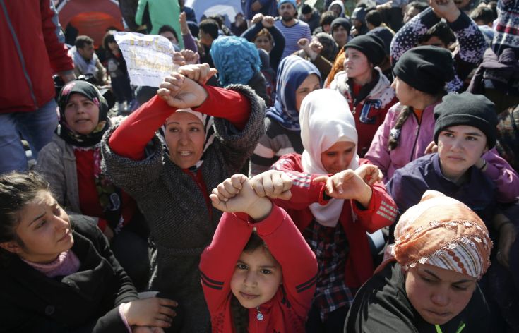 Πρόσφυγες απέκλεισαν τη Θεσσαλονίκης &#8211; Ευζώνων