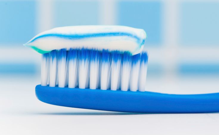 Πώς να φτιάξετε την πιο αποτελεσματική σπιτική οδοντόκρεμα