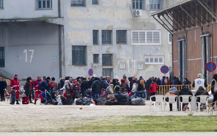 Πρόσφυγες δεν έμειναν στη δομή Δερβενίου και πάνε προς τη Θεσσαλονίκη
