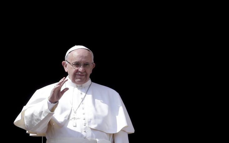 Αποκλείει ο πάπας το ενδεχόμενο της χειροτονίας γυναικών ιερέων