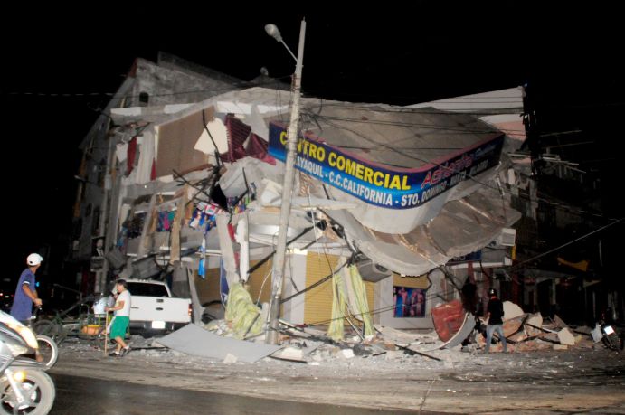 Στους 525 ανήλθαν οι νεκροί από τον φονικό σεισμό στον Ισημερινό