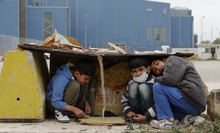 Να κλείσουν άμεσα τα κέντρα φιλοξενίας προσφύγων ζητάει το ΚΕΕΛΠΝΟ