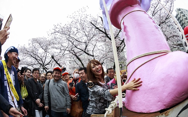 Το ασυνήθιστο φεστιβάλ γονιμότητας της Ιαπωνίας