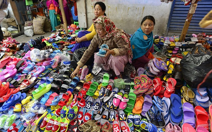 Η ινδική αγορά με ηλικία πέντε αιώνων και πωλήτριες αποκλειστικά γυναίκες