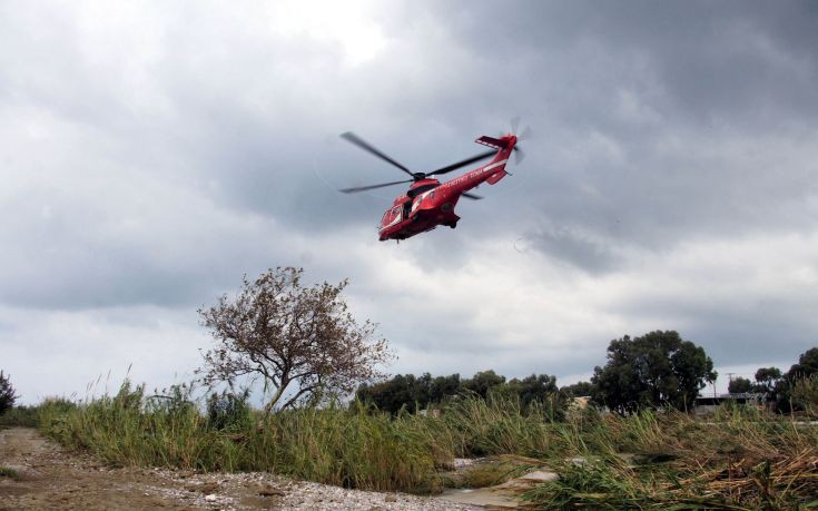 Δύο αεροδιακομιδές πραγματοποίησε το ΕΚΑΒ με ελικόπτερο της πυροσβεστικής