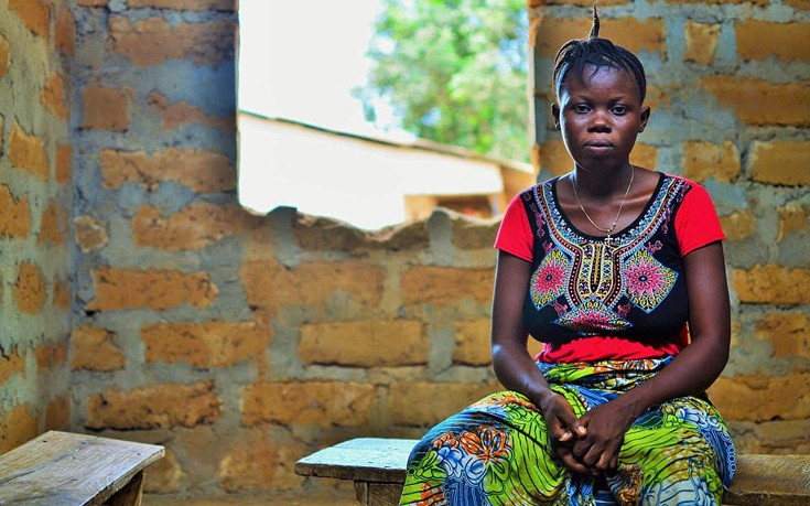 Οι έφηβες της Σιέρα Λεόνε που πουλάνε το κορμί τους για να πάνε σχολείο
