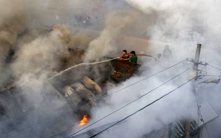 Στις φλόγες αποθήκη πυρομαχικών στην Ινδία