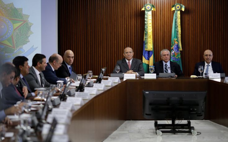Σκληρά μέτρα προαναγγέλλει η υπηρεσιακή κυβέρνηση της Βραζιλίας