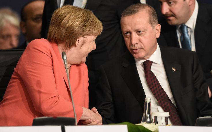 Μέρκελ και Ερντογάν συζήτησαν για προσφυγικό και Κυπριακό