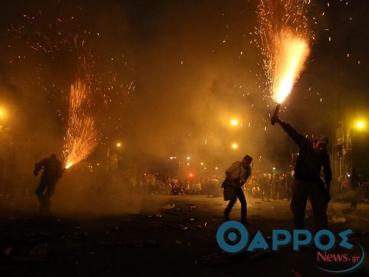 Εντυπωσιακός και φέτος ο σαϊτοπόλεμος στην Καλαμάτα