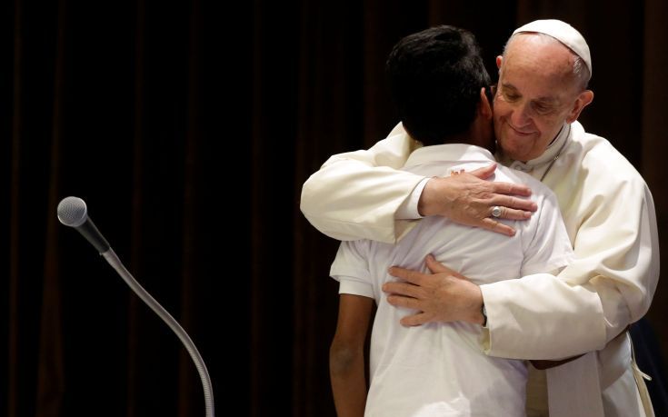 Ορφανά προσφυγόπουλα υποδέχθηκε ο Πάπας