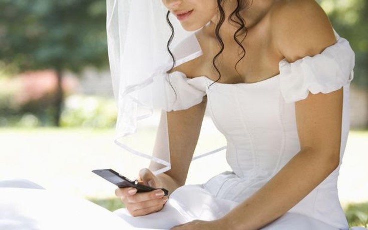 Γαμπρός χώρισε τη νύφη την πρώτη νύχτα του γάμου λόγω&#8230; κινητού