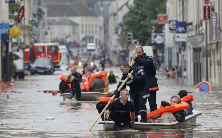 Κατακλυσμιαίες βροχές πλήττουν Γαλλία, Αυστρία και νότια Γερμανία