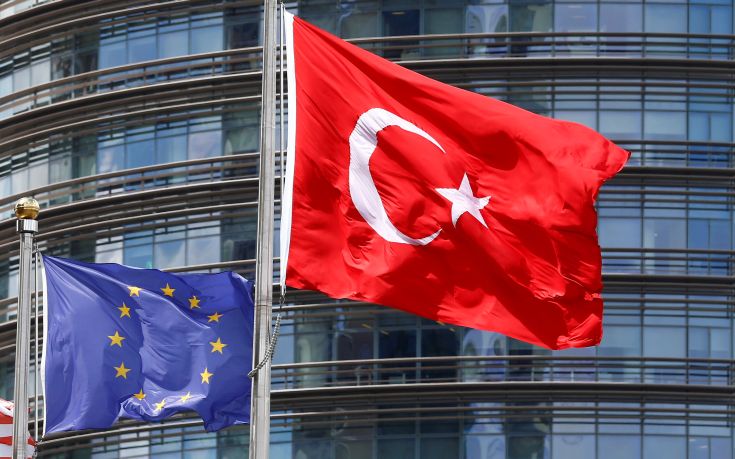 Η Τουρκία δεν πληροί τα κριτήρια για την κατάργηση της βίζας