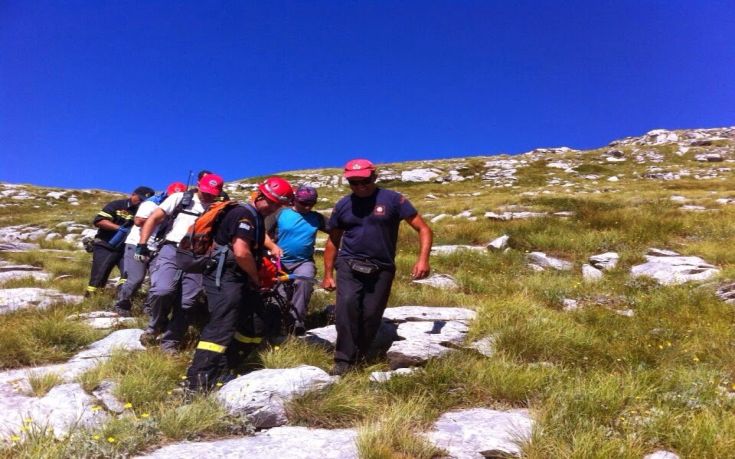 Διασώστες προσέγγισαν τον ορειβάτη που έχει εγκλωβιστεί σε ορθοπλαγιά του Ολύμπου