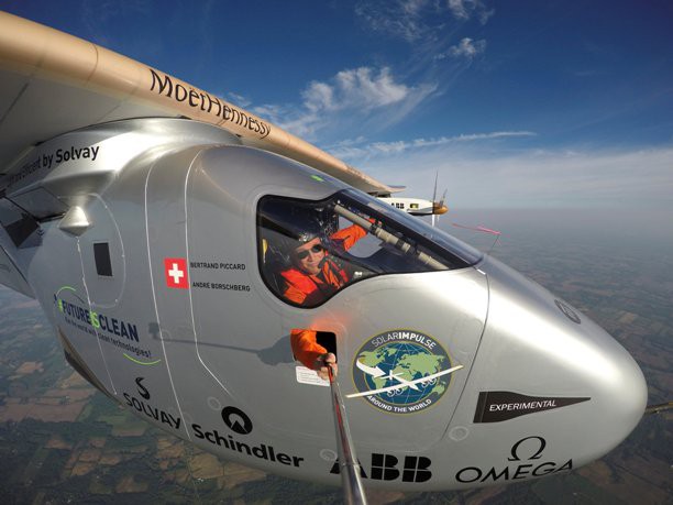 Το ηλιακό αεροσκάφος Solar Impulse 2 προσγειώθηκε στη Σεβίλη