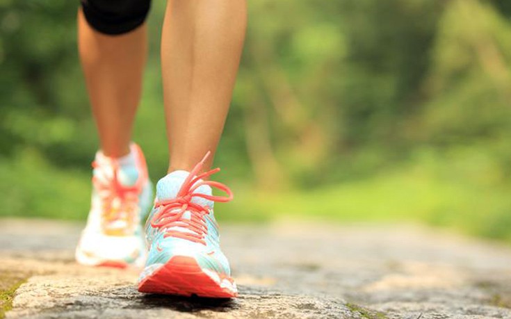 Με πόσο περπάτημα θα χάσετε τις θερμίδες από τα πιο συνηθισμένα σνακ