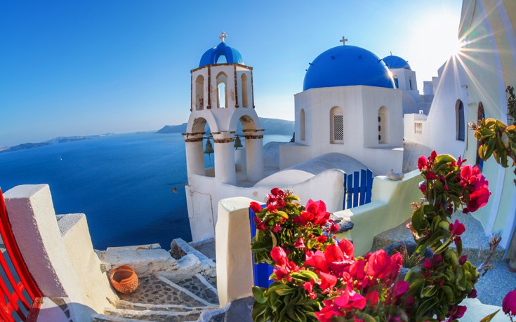 Αποτέλεσμα εικόνας για ανθισμενα σοκακια νησιων