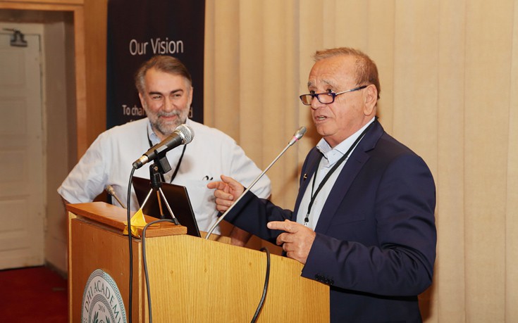 Ο καθηγητής Ψυχιατρικής της Ιατρικής Σχολής του ΕΚΠΑ, Χαράλαμπος Παπαγεωργίου, με τον ιδρυτή και πρόεδρο του DHI Global Medical Group, Κωνσταντίνο Γιώτη. Ο καθηγητής Ψυχιατρικής της Ιατρικής Σχολής του ΕΚΠΑ, Χαράλαμπος Παπαγεωργίου, με τον ιδρυτή και πρόεδρο του DHI Global Medical Group, Κωνσταντίνο Γιώτη.