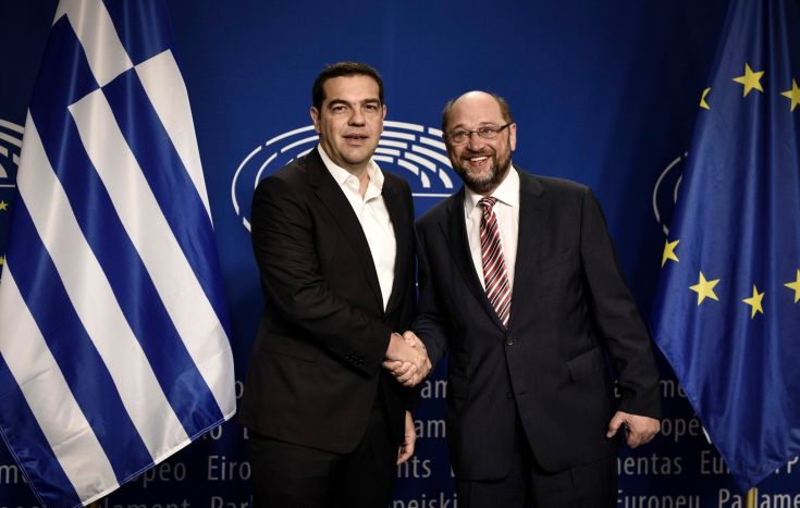 Politico: Το SPD του Σουλτς στηρίζει Ελλάδα, κόντρα στο Σόιμπλε