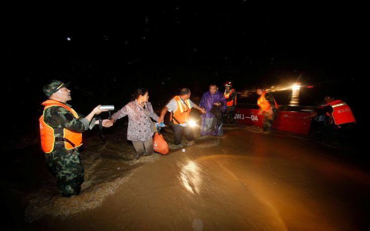 Τους 128 έφτασαν οι νεκροί από τις πλημμύρες στην Κίνα