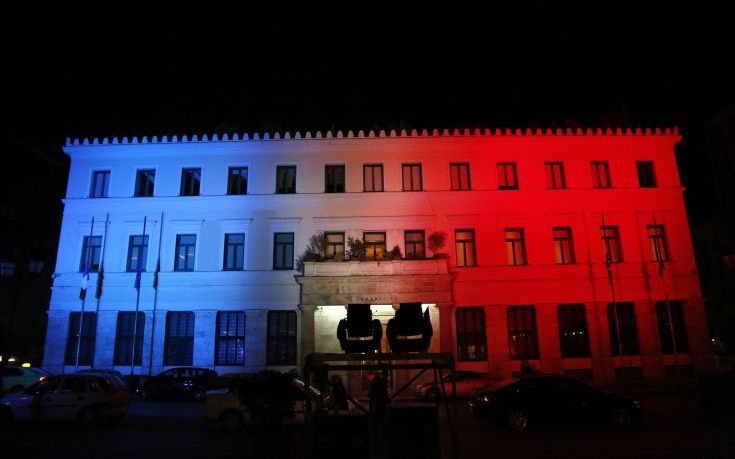 Με τα χρώματα της Γαλλίας θα φωτιστεί το δημαρχείο της Αθήνας