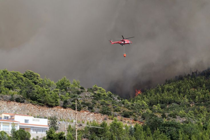 Φωτιά στον Έμπωνα Ρόδου