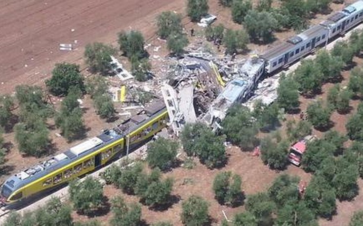 Οι πρώτες συγκλονιστικές εικόνες από τη σύγκρουση τρένων με τουλάχιστον 10 νεκρούς