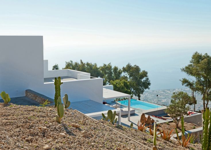 Summer-house-on-the-mountain_Kapsimalis-Architects_Prophet-Ilias_Santorini-Island_Greece_dezeen_1568_3