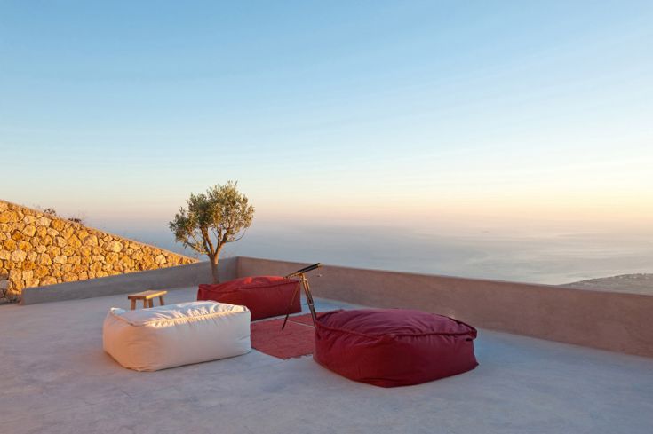 Summer-house-on-the-mountain_Kapsimalis-Architects_Prophet-Ilias_Santorini-Island_Greece_dezeen_936_18