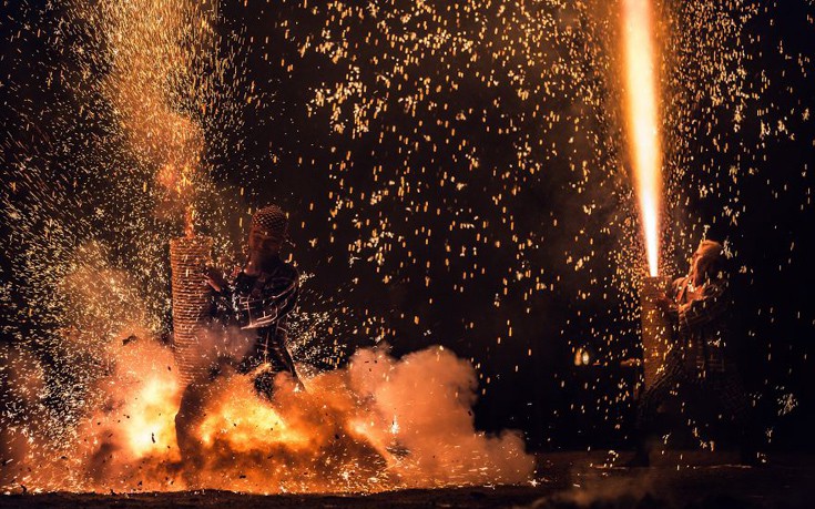 Εντυπωσιακές εικόνες από το Φεστιβάλ Πυροτεχνημάτων στην Ιαπωνία