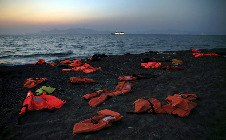 Τραγωδία με 16 νεκρούς πρόσφυγες ανοικτά της Λέσβου