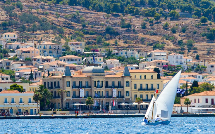 Το Spetses Classic Yacht Regatta 2016 κέρδισε ξανά τις εντυπώσεις