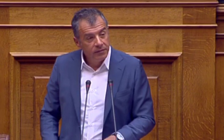 Θεοδωράκης: Προτιμάτε την ακυβερνησία από μια κυβέρνηση των αντιπάλων σας
