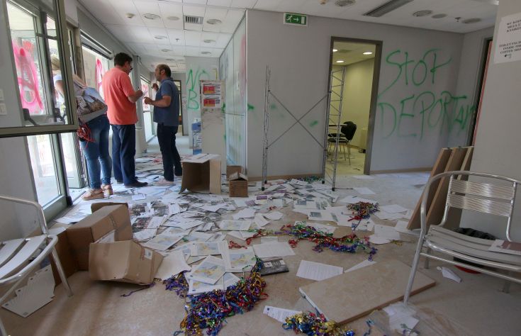 Καταστράφηκαν υπολογιστές και έγγραφα από τους βανδαλισμούς στη Θεσσαλονίκη