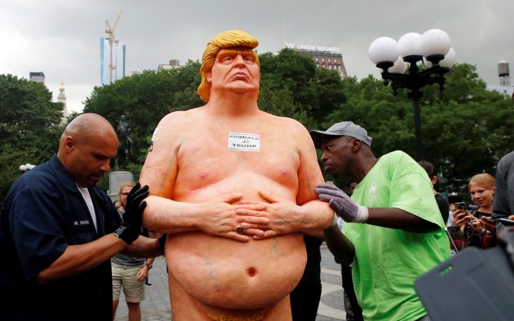 Πωλείται γυμνό άγαλμα του Ντόναλντ Τραμπ
