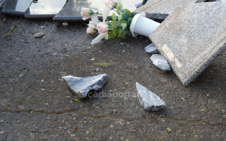 Ανεμοστρόβιλος σάρωσε το νεκροταφείο Τρίπολης