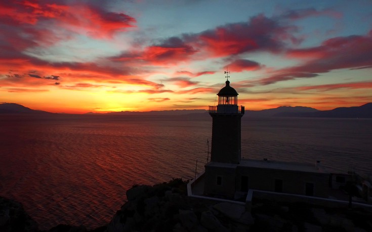 faros-loutraki1