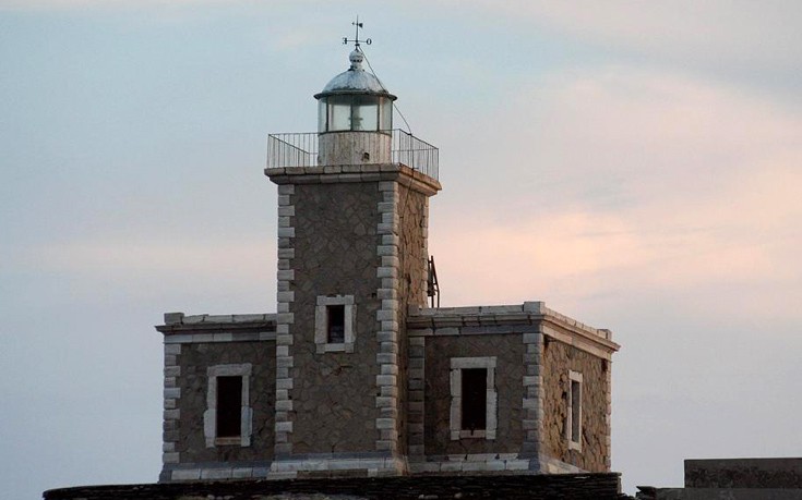 faros-palios-tinos