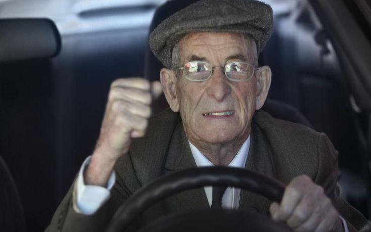 «Φρένο» στους ηλικιωμένους οδηγούς με νέες εξετάσεις για δίπλωμα