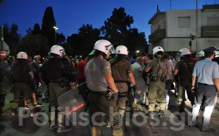Επεισόδια στη Χίο σε πορεία κατά των μεταναστών