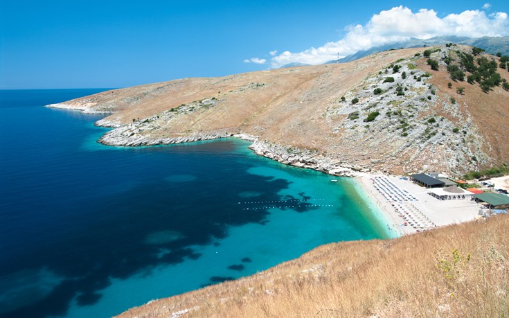 Το σχέδιο της Αλβανίας για τουριστική ανάπτυξη παίρνοντας μερίδιο από την πίτα της Ελλάδας