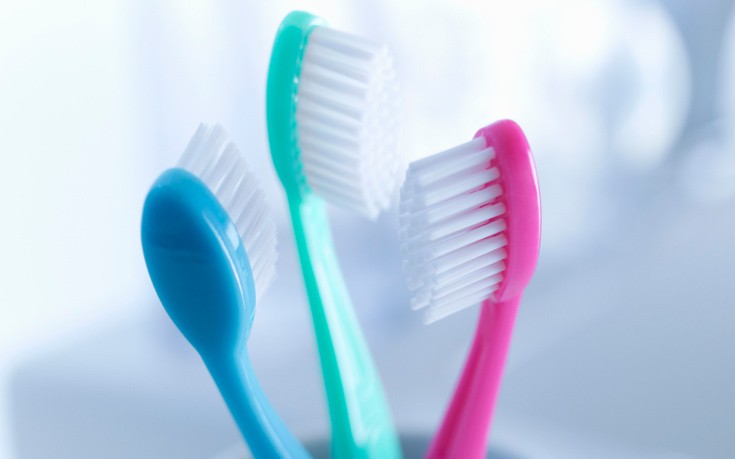 Τι κινδύνους κρύβει η οδοντόβουρτσα
