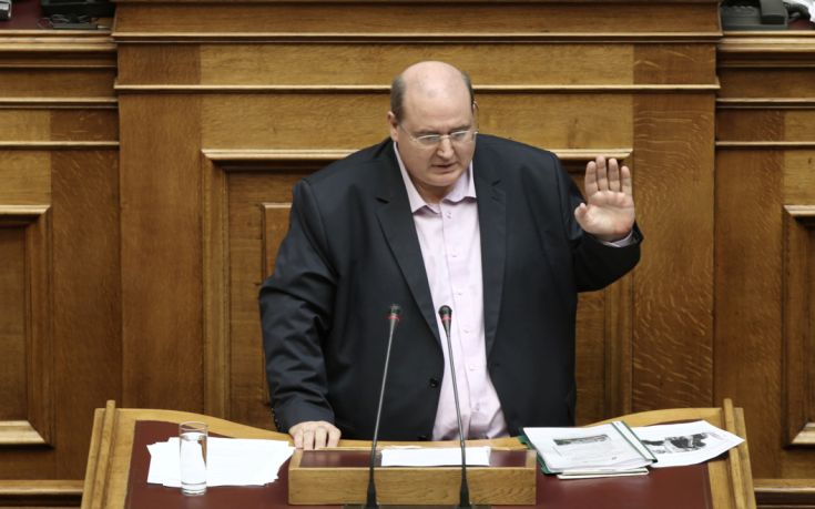 Φίλης: Η συμφωνία κρατάει την Ελλάδα στο ασφυκτικό μνημονιακό πλαίσιο