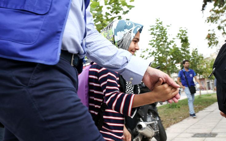 Γονείς έκλεισαν την είσοδο σε προσφυγόπουλα σε δημοτικό σχολείο της Βόλβης