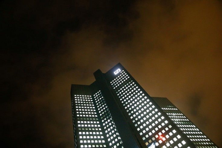 Η Deutsche Bank απειλεί τις ΗΠΑ με παγκόσμια τραπεζική κρίση