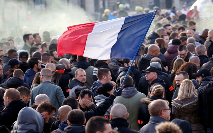 Συνεχίζουν τις διαδηλώσεις οι Γάλλοι αστυνομικοί