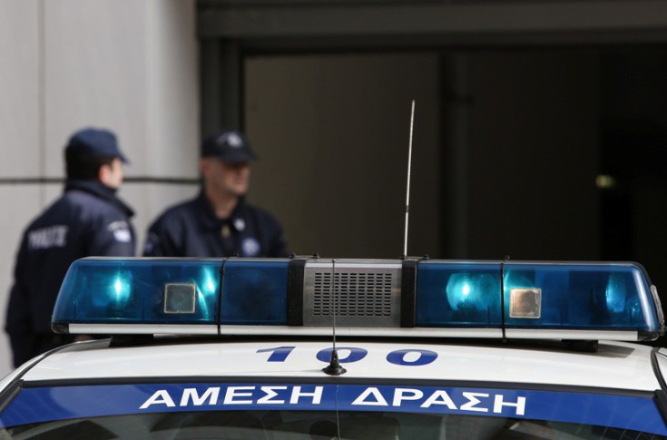 Σύλληψη «εφοριακού» που εξαπατούσε ηλικιωμένους στην Αθήνα
