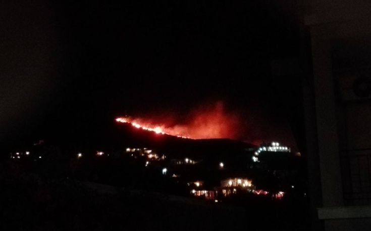 Υπό έλεγχο η μεγάλη πυρκαγιά στη Σύρο