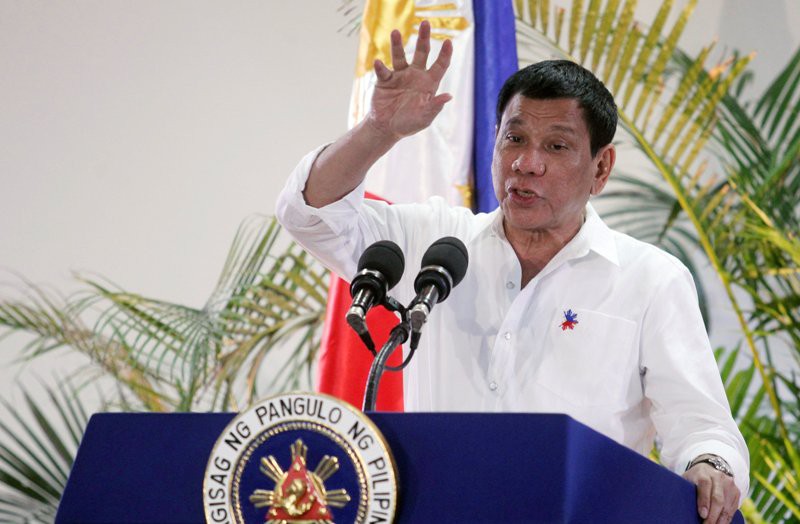 Ο Πρόεδρος των Φιλιππίνων υποσχέθηκε στον Θεό να μην ξαναβρίσει